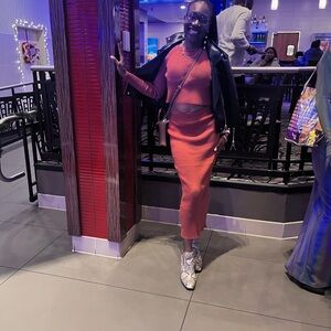 Ribbed Long-Sleeve Crop Top - Rust